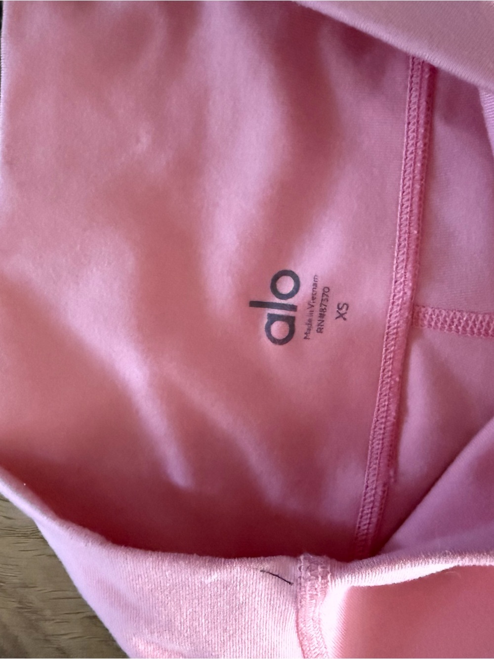 ALO SMALL sports bra top & XS Leggings - Picture 7 of 7
